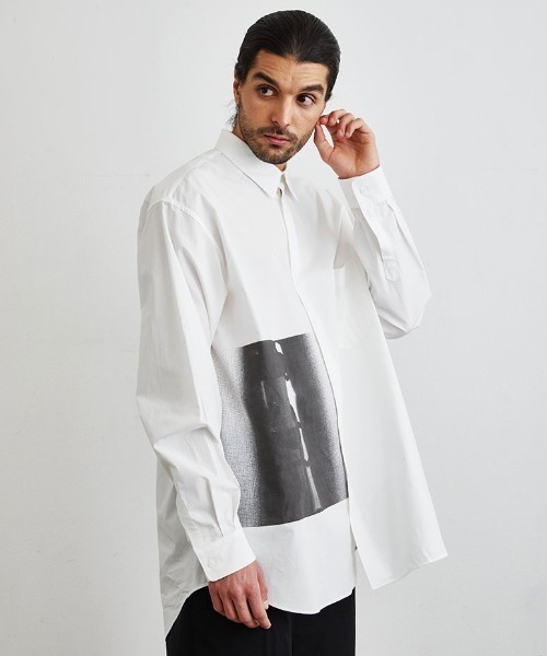 Modern Amusement(モダンアミューズメント)の「ModernAmusement-Platino-/モダンアミューズメント-プラティノ-/レギュラーワイドプリントシャツ(シャツ/ブラウス・メンズ・ホワイト/ピンク・48/50)」の1枚目の写真