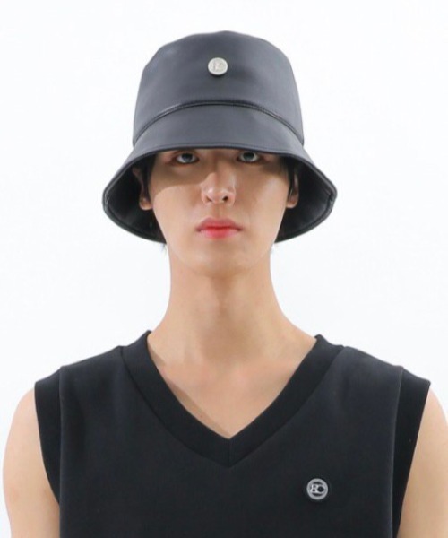 BASIC COTTON(ベーシックコットン)の「【BASIC COTTON/ベーシックコットン】 LEATHER BUCKET HAT/レザーバケットハット バケハ(ハット・メンズ・ブラック・ONE SIZE)」の2枚目の写真