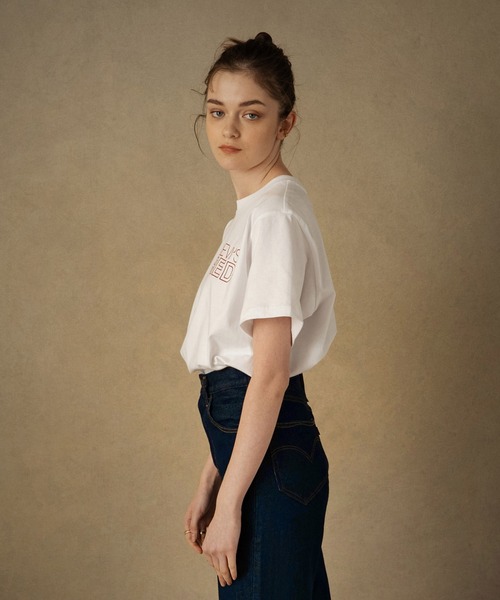 Levi's(リーバイス)の「Levi's(R) RED JET Tシャツ LEFT CHEST LOGO WHITE +(Tシャツ/カットソー・レディース・マルチ・S/M/XS)」の9枚目の写真