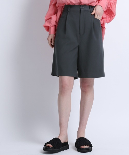 eL(エル)の「【eL】Assort One tuck Half Pants/278005(その他パンツ・レディース・チャコールグレー/ブラック/ブラウン・FREE)」の3枚目の写真