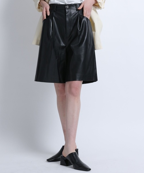 eL(エル)の「【eL】Assort One tuck Half Pants/278005(その他パンツ・レディース・チャコールグレー/ブラック/ブラウン・FREE)」の2枚目の写真