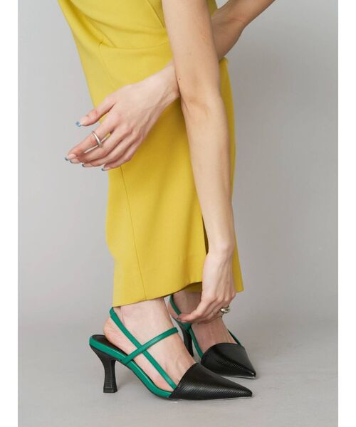 EVRIS（エヴリス）の「バイカラーポインテッドヒール（サンダル・レディース・ホワイト/ブラック・SMALL/MEDIUM/LARGE）」の7枚目の写真