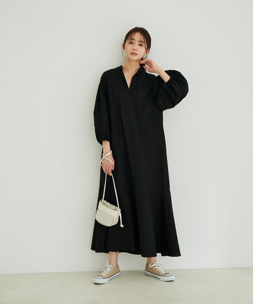 SALON adam et rope'（サロン アダム エ ロペ）の「【洗える】ボリュームスリーブマーメイドワンピース（ワンピース・レディース・カーキ/ブラウン/ブラック・FREE）」の4枚目の写真