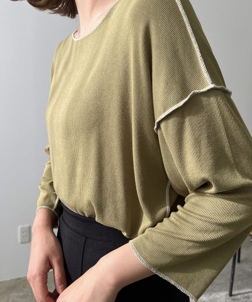 Amiur(エミレ)の「stitch color soft touch tops(Tシャツ/カットソー・レディース・ライトグレー/グリーン/ブラウン・FREE)」の3枚目の写真
