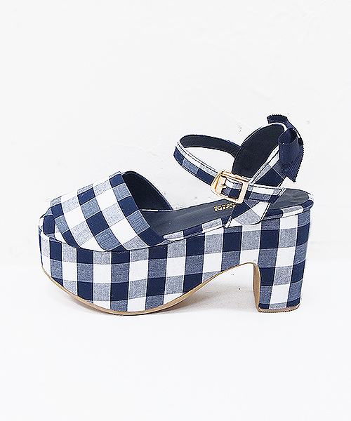 one after another NICE CLAUP（ワンアフターアナザーナイスクラップ）の「【mer8月号掲載 ナイスクラップ】厚底リボンサンダル（サンダル・レディース・チェック/ピンクベージュ/ネイビー・SMALL/MEDIUM/LARGE）」の4枚目の写真