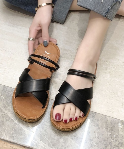 Doula Doula(ドゥーラドゥーラ)の「フラットクロスサンダル(サンダル・レディース・ブラック/ブラウン/アイボリー・S/M/L)」の7枚目の写真