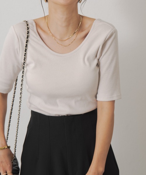 Shelly island（シェリーアイランド）の「カップ付きバックオープンTシャツ（Tシャツ/カットソー・レディース・ホワイト/ブラック・FREE）」の4枚目の写真