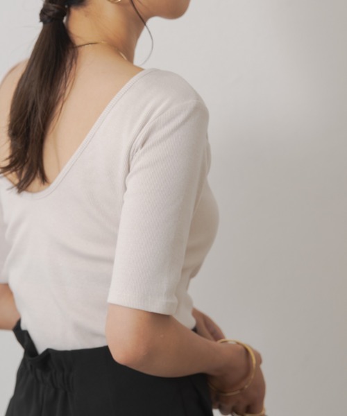 Shelly island（シェリーアイランド）の「カップ付きバックオープンTシャツ（Tシャツ/カットソー・レディース・ホワイト/ブラック・FREE）」の11枚目の写真