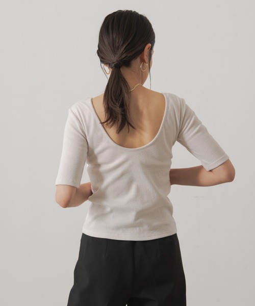 Shelly island（シェリーアイランド）の「カップ付きバックオープンTシャツ（Tシャツ/カットソー・レディース・ホワイト/ブラック・FREE）」の10枚目の写真