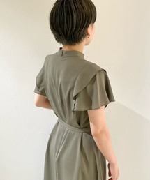 allureville（アルアバイル）の「サイドフリルショートスリーブ