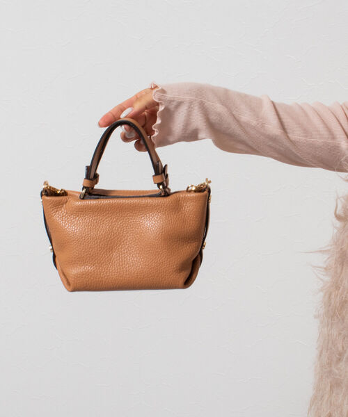 LORISTELLA(ロリステッラ)の「【LORISTELLA/ロリステッラ】チェーンショルダーミニトートバッグ(トートバッグ・レディース・ブラック/キャメル/ライトパープル/オフホワイト/グリーン・FREE)」の9枚目の写真