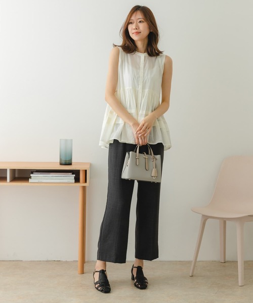 RODE SKO（ロデスコ）の「『ドラマ着用商品』チャーム付ミニバッグ『Ssize』（トートバッグ・レディース・ブラック/ベージュ/グレー/アイボリー/ブラック系その他/ライトグレー・ONE）」の8枚目の写真