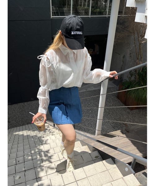 WC（ダブル シー）の「2WAY肩開きシアービッグシャツ（シャツ/ブラウス・レディース・ホワイト/オレンジ/ブルー/グリーン・FREE）」の10枚目の写真