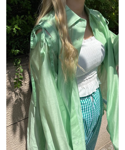 WC（ダブル シー）の「2WAY肩開きシアービッグシャツ（シャツ/ブラウス・レディース・ホワイト/オレンジ/ブルー/グリーン・FREE）」の13枚目の写真