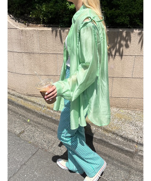 WC（ダブル シー）の「2WAY肩開きシアービッグシャツ（シャツ/ブラウス・レディース・ホワイト/オレンジ/ブルー/グリーン・FREE）」の15枚目の写真