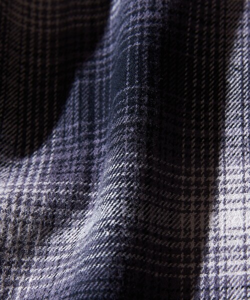 FREAK'S STORE（フリークスストア）の「WEB限定 Relax Fit リラックスフィット オンブレチェック ネルシャツ/ビッグシルエット（シャツ/ブラウス・メンズ・ブラック/ネイビー/オリーブ・SMALL/LARGE/MEDIUM）」の9枚目の写真