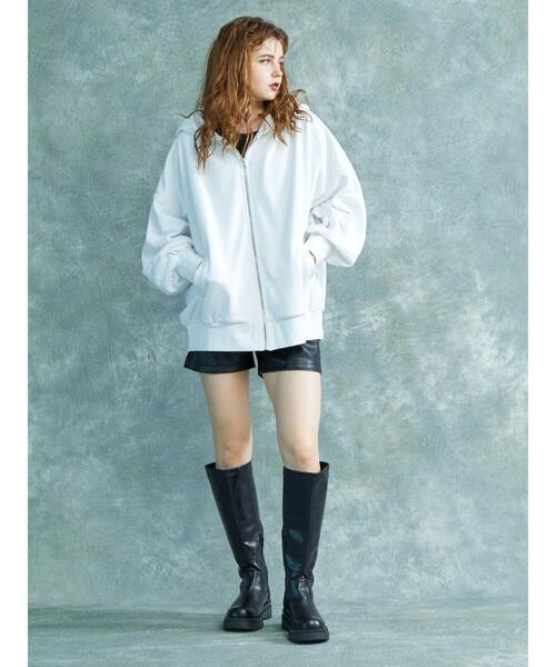 ENVYM（アンビー）の「ENVYM.合成皮革ショートパンツ（その他パンツ・レディース・ブラック・S/M）」の2枚目の写真