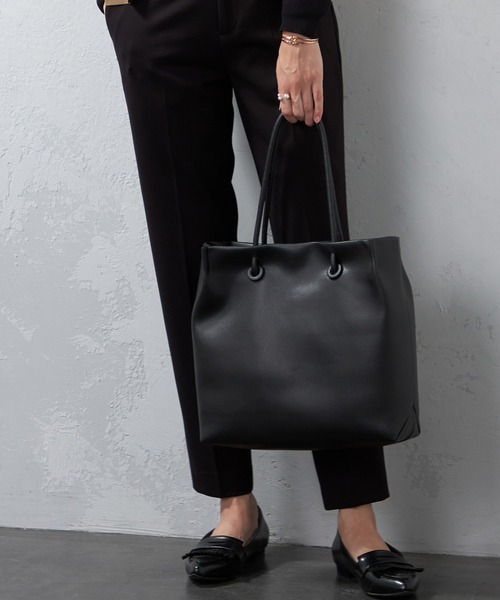 A/C DESIGN BY ALPHA CUBIC（エーシーデザインバイアルファキュービック）の「【EC別注】スクエアトートバッグ（トートバッグ・レディース・カーキ/ブラック/ピンク/ライトグレー・フリー）」の2枚目の写真