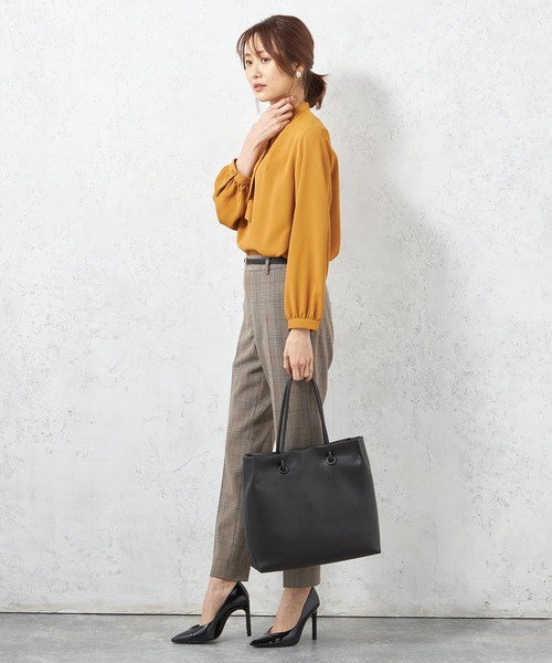 A/C DESIGN BY ALPHA CUBIC（エーシーデザインバイアルファキュービック）の「【EC別注】スクエアトートバッグ（トートバッグ・レディース・カーキ/ブラック/ピンク/ライトグレー・フリー）」の22枚目の写真