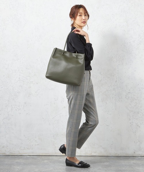 A/C DESIGN BY ALPHA CUBIC（エーシーデザインバイアルファキュービック）の「【EC別注】スクエアトートバッグ（トートバッグ・レディース・カーキ/ブラック/ピンク/ライトグレー・フリー）」の18枚目の写真