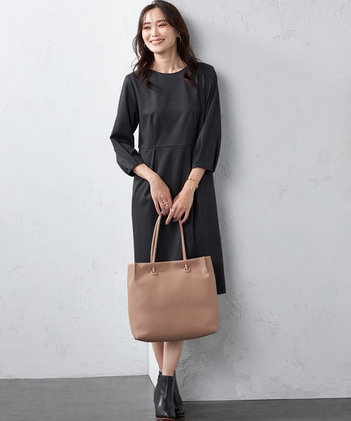 A/C DESIGN BY ALPHA CUBIC（エーシーデザインバイアルファキュービック）の「【EC別注】スクエアトートバッグ（トートバッグ・レディース・カーキ/ブラック/ピンク/ライトグレー・フリー）」の5枚目の写真