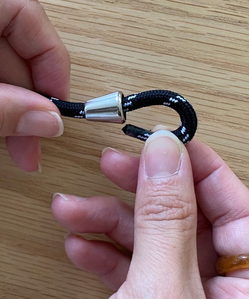 TeddyShop（テディショップ）の「【iPhone14/13用】ハイブリッドグラデーションネックストラップ付ケース（スマホケース/カバー・メンズ・イエロー×グリーン/パープル/ブラック×ブルー/ネイビー/ピンク・ONE SIZE）」の18枚目の写真