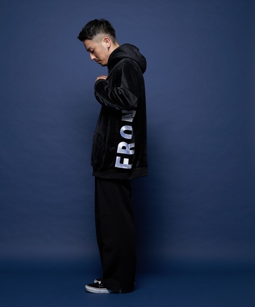 JACKROSE(ジャックローズ)の「JE-マイクロスウェード・ロゴ-ZIPプルオーバー(パーカー・メンズ・グレー/ブラック・M/L)」の5枚目の写真