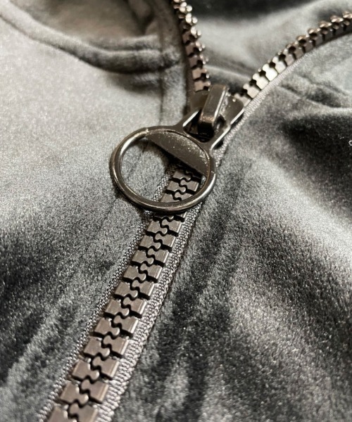 JACKROSE(ジャックローズ)の「JE-マイクロスウェード・ロゴ-ZIPプルオーバー(パーカー・メンズ・グレー/ブラック・M/L)」の13枚目の写真