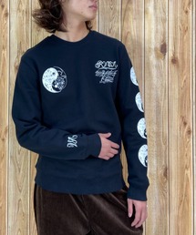 RVCA（ルーカ）の「RVCA/ルーカ×Mr.Cartoonコラボモデル ロゴプリントトレーナー クルーネックスウェット/スリーブプリント 裏毛トレーナー  BC02-025（スウェット）」