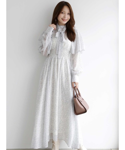 MERCURYDUO（マーキュリーデュオ）の「アラベスクプリントケープスリーブワンピース（ワンピース・レディース・アイボリー/ブラック/ベージュ・SMALL/MEDIUM）」の2枚目の写真