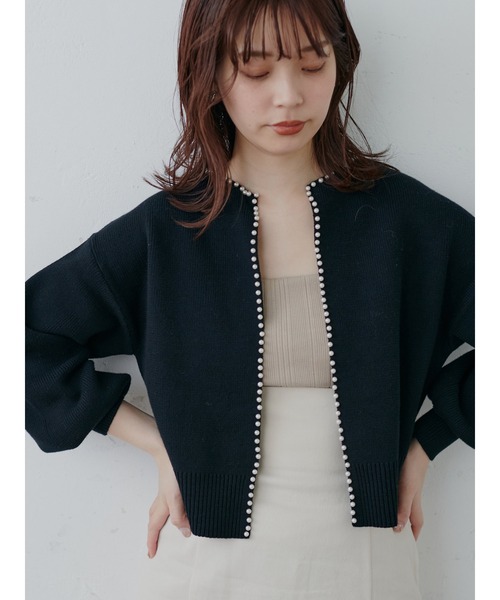 natural couture(ナチュラルクチュール)の「新色登場!/パールトリムクルーネックカーディガン(カーディガン/ボレロ・レディース・ベージュ/モカ/オフホワイト/ネイビー/ブラック/ピンクベージュ/イエロー・FREE)」の13枚目の写真