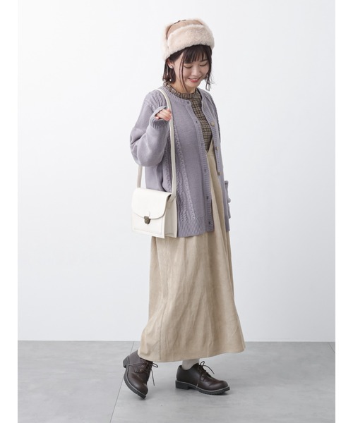 ehka sopo(エヘカソポ)の「コーデュロイVネックジャンパースカート(ジャンパースカート・レディース・ベージュ/チャコール/グリーン・フリ-)」の10枚目の写真