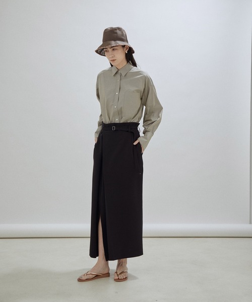 SALON adam et rope'（サロン アダム エ ロペ）の「【セットアップ対応・洗える】ハイウエストタックタイトスカート（スカート・レディース・ブラック/ベージュ・M/S）」の7枚目の写真