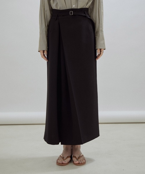 SALON adam et rope'（サロン アダム エ ロペ）の「【セットアップ対応・洗える】ハイウエストタックタイトスカート（スカート・レディース・ブラック/ベージュ・M/S）」の9枚目の写真