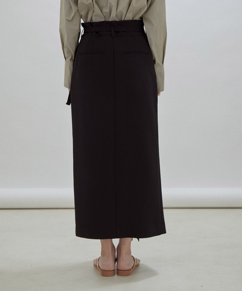 SALON adam et rope'（サロン アダム エ ロペ）の「【セットアップ対応・洗える】ハイウエストタックタイトスカート（スカート・レディース・ブラック/ベージュ・M/S）」の11枚目の写真
