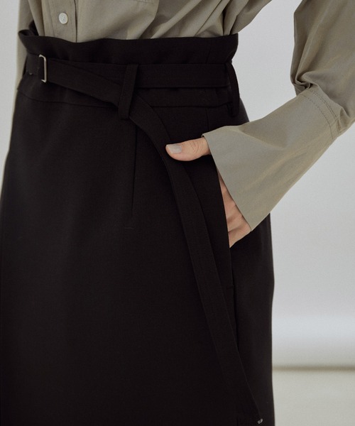 SALON adam et rope'（サロン アダム エ ロペ）の「【セットアップ対応・洗える】ハイウエストタックタイトスカート（スカート・レディース・ブラック/ベージュ・M/S）」の13枚目の写真