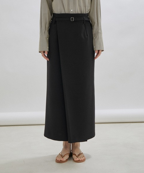 SALON adam et rope'（サロン アダム エ ロペ）の「【セットアップ対応・洗える】ハイウエストタックタイトスカート（スカート・レディース・ブラック/ベージュ・M/S）」の19枚目の写真