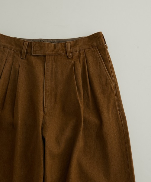 ADAM ET ROPE'(アダムエロペ)の「オーガニックコットン カラーデニム 3タック ワイドスラックス/サステナブル(デニムパンツ・メンズ・キャメル/パープル系その他4・M/L/S)」の6枚目の写真