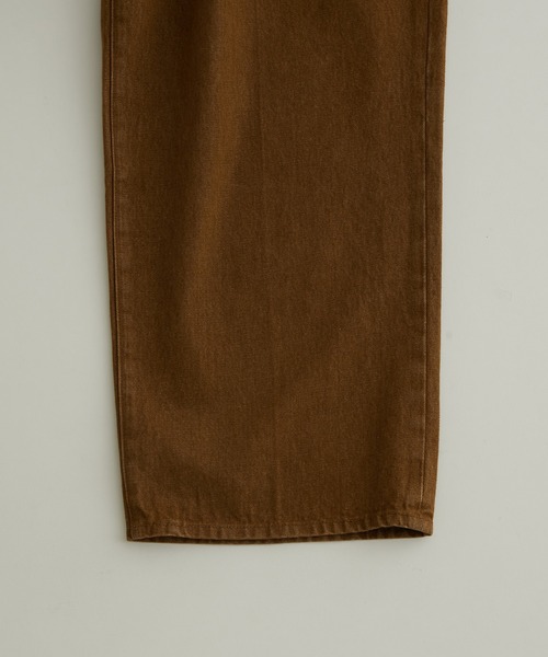 ADAM ET ROPE'(アダムエロペ)の「オーガニックコットン カラーデニム 3タック ワイドスラックス/サステナブル(デニムパンツ・メンズ・キャメル/パープル系その他4・M/L/S)」の8枚目の写真