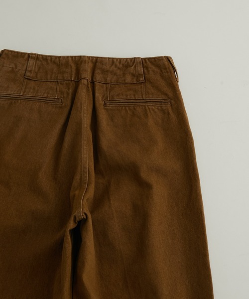 ADAM ET ROPE'(アダムエロペ)の「オーガニックコットン カラーデニム 3タック ワイドスラックス/サステナブル(デニムパンツ・メンズ・キャメル/パープル系その他4・M/L/S)」の10枚目の写真