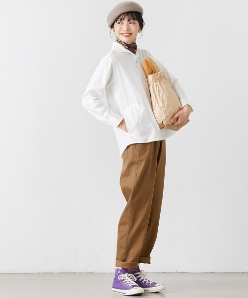 Le temps riche(ルタンリッシュ)の「サイドポケットラウンドカラープルオーバーシャツ<Le temps riche>(シャツ/ブラウス・レディース・ブラック系/オフホワイト・LL/M/L/S)」の5枚目の写真