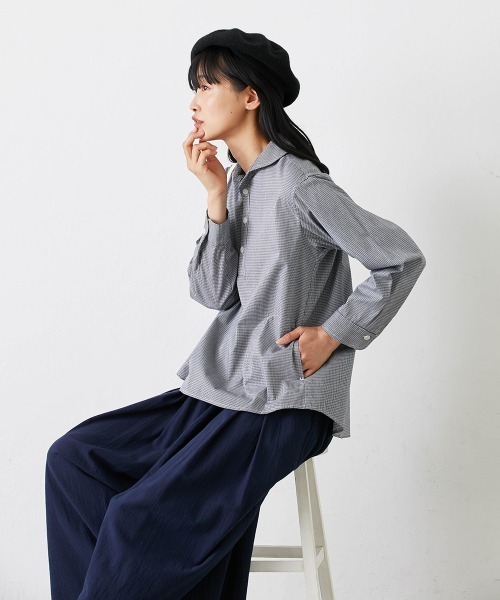 Le temps riche(ルタンリッシュ)の「サイドポケットラウンドカラープルオーバーシャツ<Le temps riche>(シャツ/ブラウス・レディース・ブラック系/オフホワイト・LL/M/L/S)」の10枚目の写真