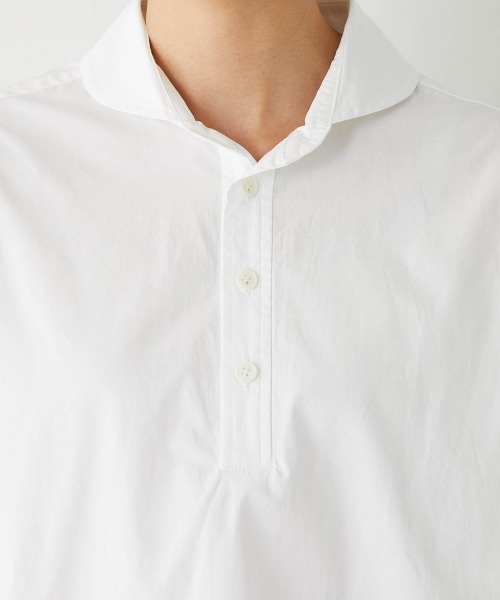 Le temps riche(ルタンリッシュ)の「サイドポケットラウンドカラープルオーバーシャツ<Le temps riche>(シャツ/ブラウス・レディース・ブラック系/オフホワイト・LL/M/L/S)」の22枚目の写真