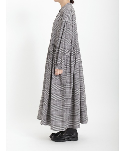 Samansa Mos2（サマンサ モスモス）の「ギャザーシャツワンピース（ワンピース・レディース・ブラック/ベージュ/チャコール・ﾌﾘ-）」の15枚目の写真