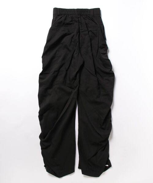 PAGEBOY（ページボーイ）の「交織パラシュートパンツ（その他パンツ・レディース・グレイッシュベージュ/ブラック・FREE）」の6枚目の写真