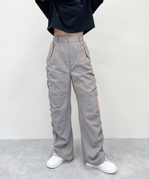 PAGEBOY（ページボーイ）の「交織パラシュートパンツ（その他パンツ・レディース・グレイッシュベージュ/ブラック・FREE）」の7枚目の写真