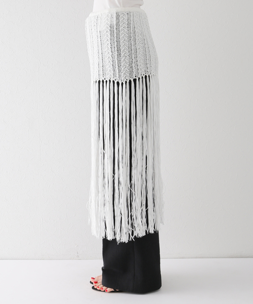 Bonum（ボナム）の「フリンジラップニットスカート / Fringe wrap knit skirt（スカート・レディース・チャコールグレー/ホワイト・FREE）」の4枚目の写真