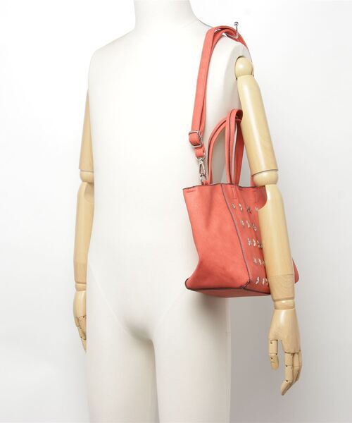 B'2nd(ビーセカンド)の「B-Style Company (ビースタイルカンパニー) ホシスタッズ小 BAG/バッグ星スタッズトート(トートバッグ・レディース・レッド・00)」の4枚目の写真