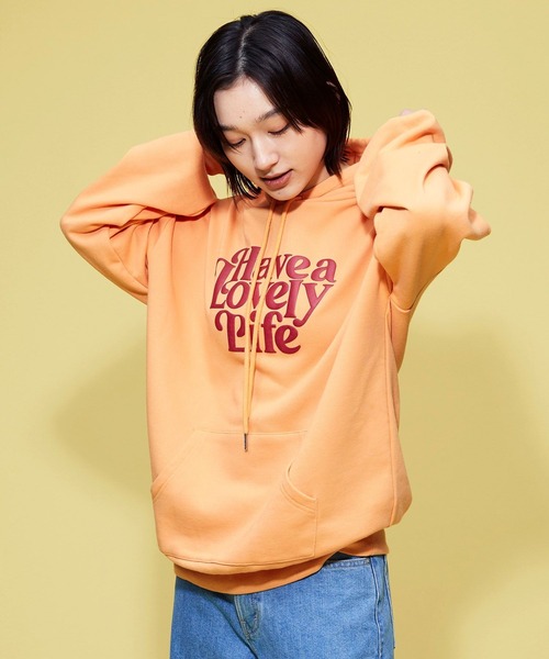 FOREVER 21（フォーエバー トゥエンティーワン）の「【POP】Have a Lovely Life カラーロゴパーカー（スウェット・レディース・オレンジ系その他/グリーン/ブラック・FREE）」の13枚目の写真