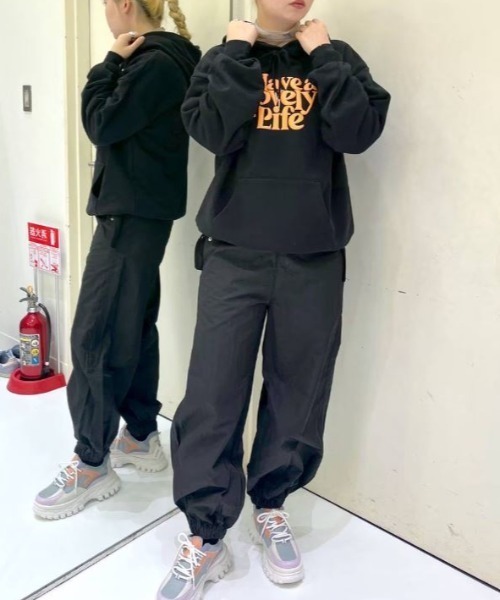 FOREVER 21（フォーエバー トゥエンティーワン）の「【POP】Have a Lovely Life カラーロゴパーカー（スウェット・レディース・オレンジ系その他/グリーン/ブラック・FREE）」の16枚目の写真